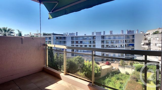 Afficher la photo en grand Appartement F2 à vendre - 2 pièces - 63.7 m2 - VENCE - 06 - PROVENCE-ALPES-COTE-D-AZUR - Century 21 Mas D'Azur