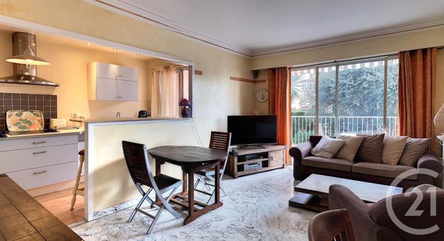 Afficher la photo en grand Appartement F2 à vendre - 2 pièces - 59.0 m2 - VENCE - 06 - PROVENCE-ALPES-COTE-D-AZUR - Century 21 Mas D'Azur