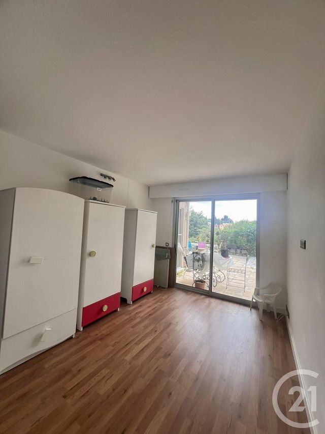 Afficher la photo en grand Appartement F3 à vendre - 3 pièces - 75.9 m2 - VENCE - 06 - PROVENCE-ALPES-COTE-D-AZUR - Century 21 Mas D'Azur