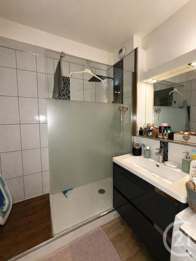 Appartement F3 à vendre - 3 pièces - 56.0 m2 - VENCE - 06 - PROVENCE-ALPES-COTE-D-AZUR - Century 21 Mas D'Azur