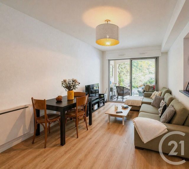 Appartement F3 à vendre - 3 pièces - 56.0 m2 - VENCE - 06 - PROVENCE-ALPES-COTE-D-AZUR - Century 21 Mas D'Azur