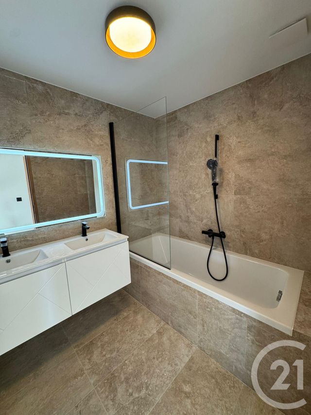 Appartement à vendre - 4 pièces - 72.0 m2 - VENCE - 06 - PROVENCE-ALPES-COTE-D-AZUR - Century 21 Mas D'Azur