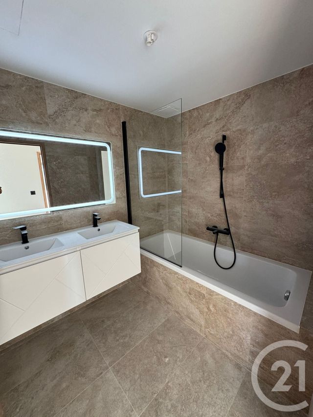 Appartement à vendre - 4 pièces - 72.0 m2 - VENCE - 06 - PROVENCE-ALPES-COTE-D-AZUR - Century 21 Mas D'Azur