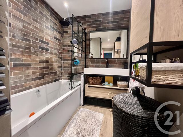 Appartement à vendre - 3 pièces - 66.0 m2 - NICE - 06 - PROVENCE-ALPES-COTE-D-AZUR - Century 21 Mas D'Azur