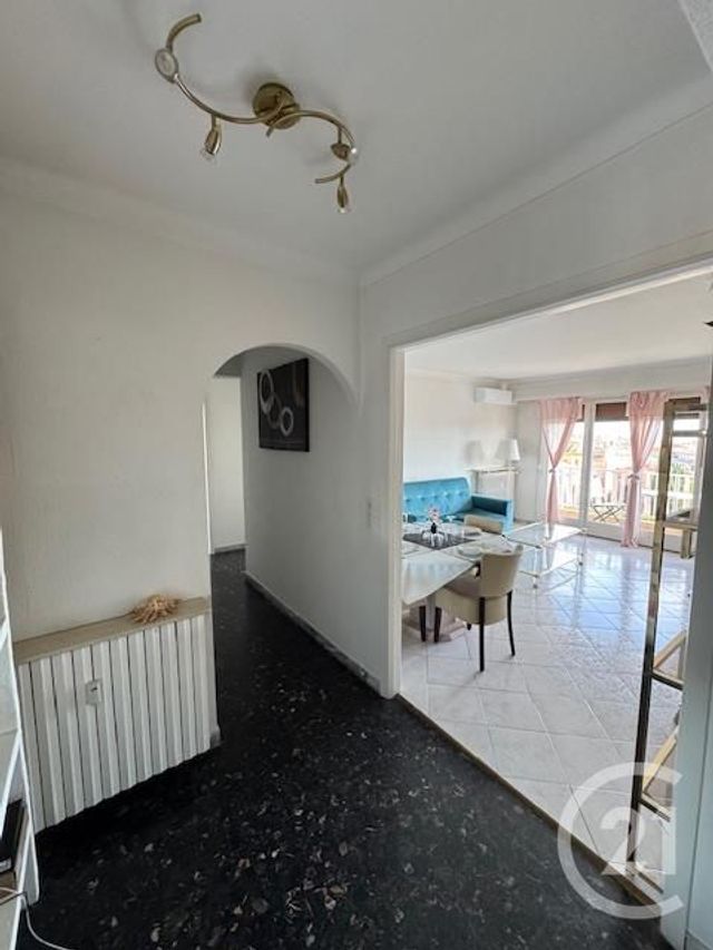 Appartement à louer - 2 pièces - 54.5 m2 - VENCE - 06 - PROVENCE-ALPES-COTE-D-AZUR - Century 21 Mas D'Azur