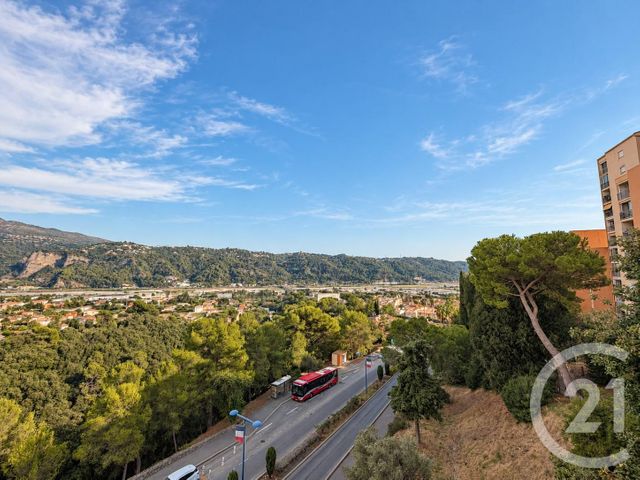 Appartement F5 à vendre - 5 pièces - 95.55 m2 - CARROS - 06 - PROVENCE-ALPES-COTE-D-AZUR - Century 21 Mas D'Azur
