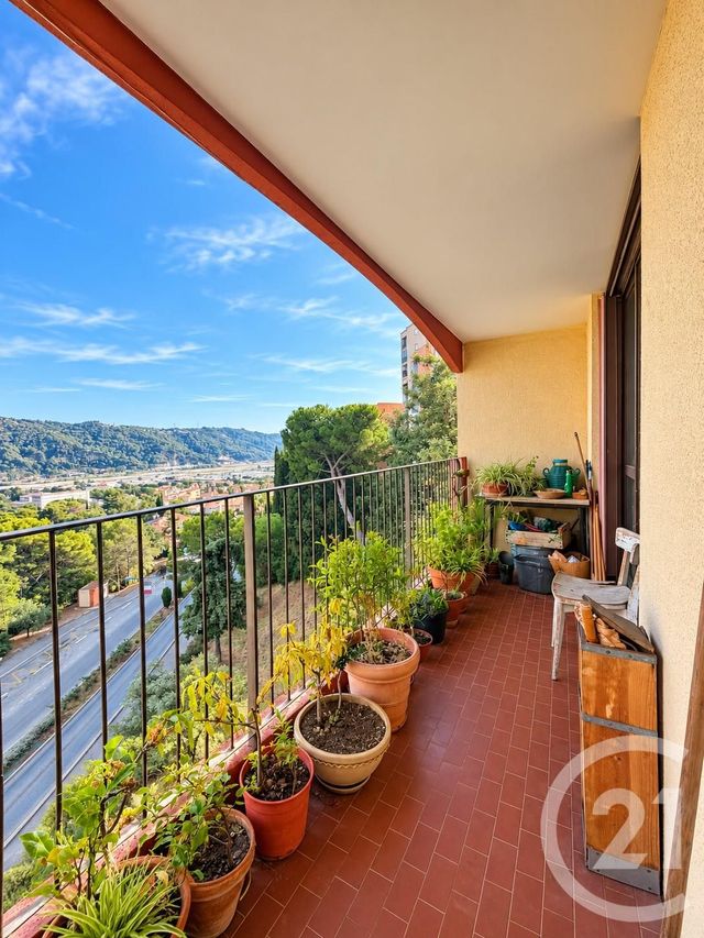 Appartement F5 à vendre - 5 pièces - 95.55 m2 - CARROS - 06 - PROVENCE-ALPES-COTE-D-AZUR - Century 21 Mas D'Azur
