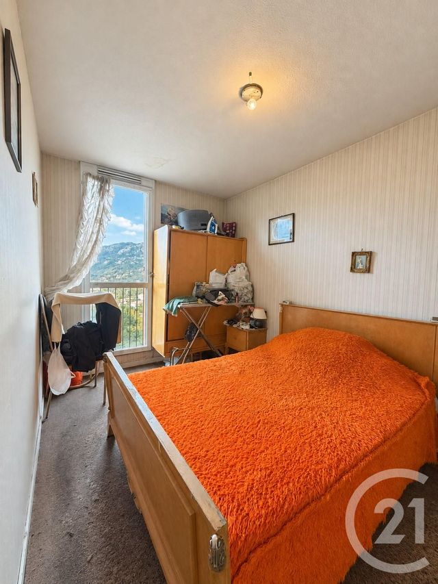 Appartement F5 à vendre - 5 pièces - 95.55 m2 - CARROS - 06 - PROVENCE-ALPES-COTE-D-AZUR - Century 21 Mas D'Azur